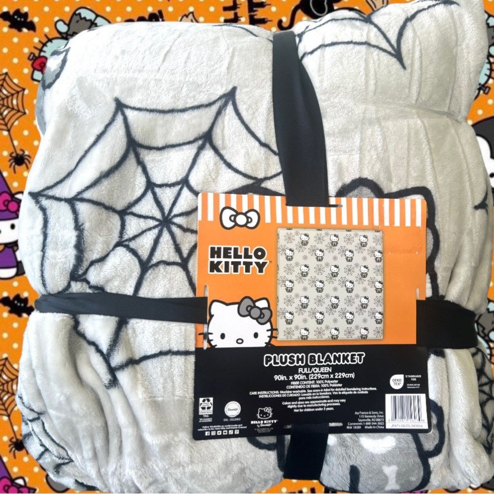 Hello kitty skeleton blanket (queen)